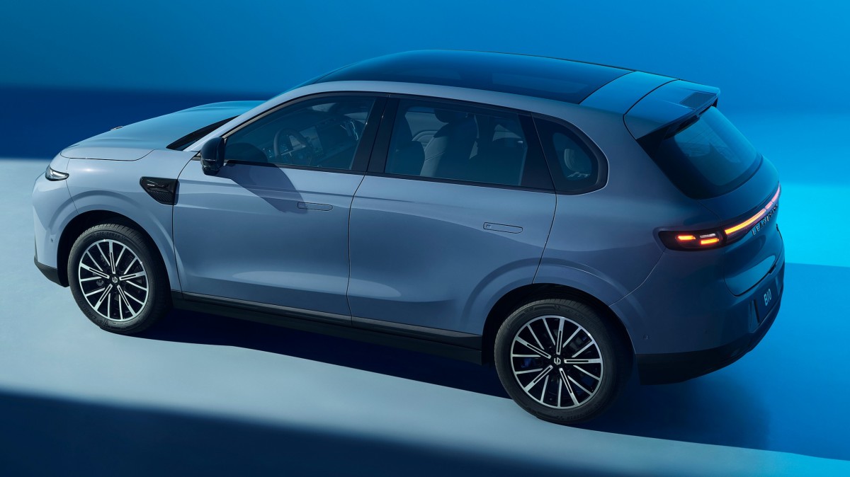 Leap_Motor_B10_Car_Exterior_AzMoEV