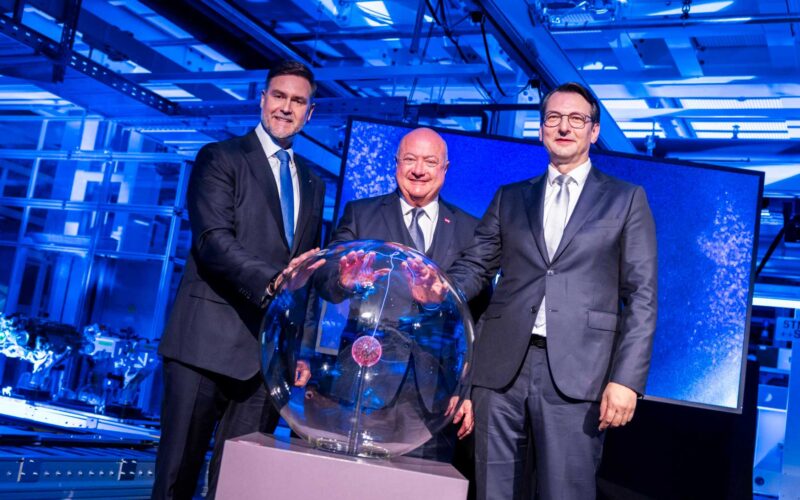 BMW_Engine_Production_Cover_AzMoEV