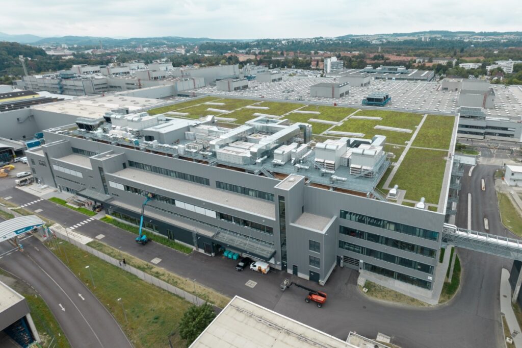 BMW Kicks Off Gen6 Electric Motor Production for Neue Klasse at Steyr Plant 2 BMW_Regensburg_Plant_AzMoEV