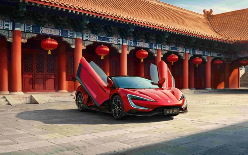 BYD_Yangwang_U9_Cover_AzMoEV
