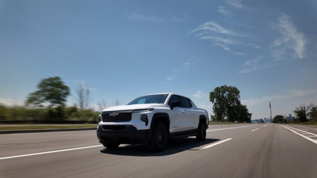 GM_EV_On_Road_AzMoEV
