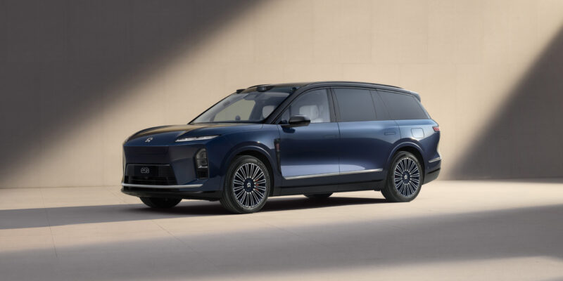 Nio_ES8_Cover_AzMoEV