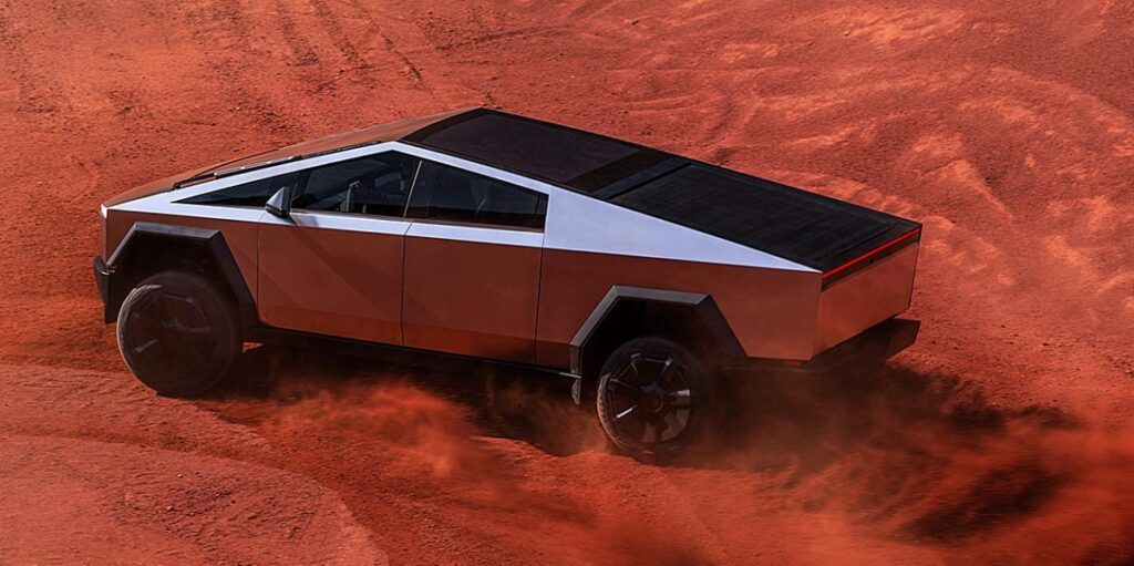 Tesl_Cybertruck_In_Dirt_AzMoEV