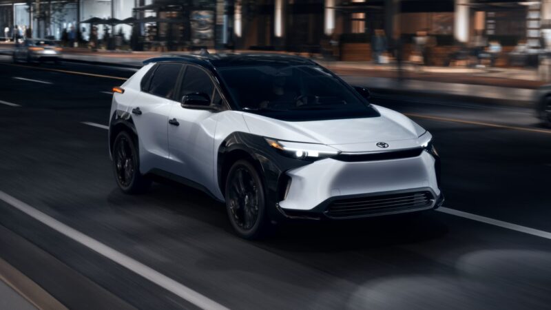 Toyota_BZ4X_Cover_AzMoEV