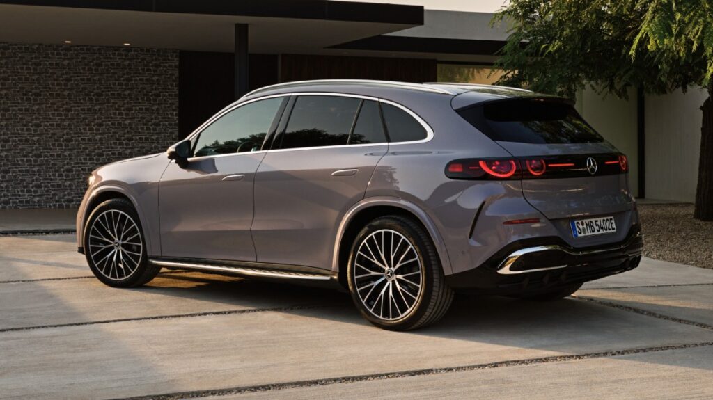 Mercedes Benz GLC EV 1 AzMoEv