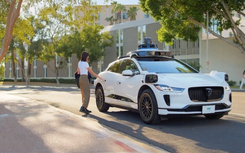 Waymo's_Self_Driving_Taxis_Cover_AzMoEV