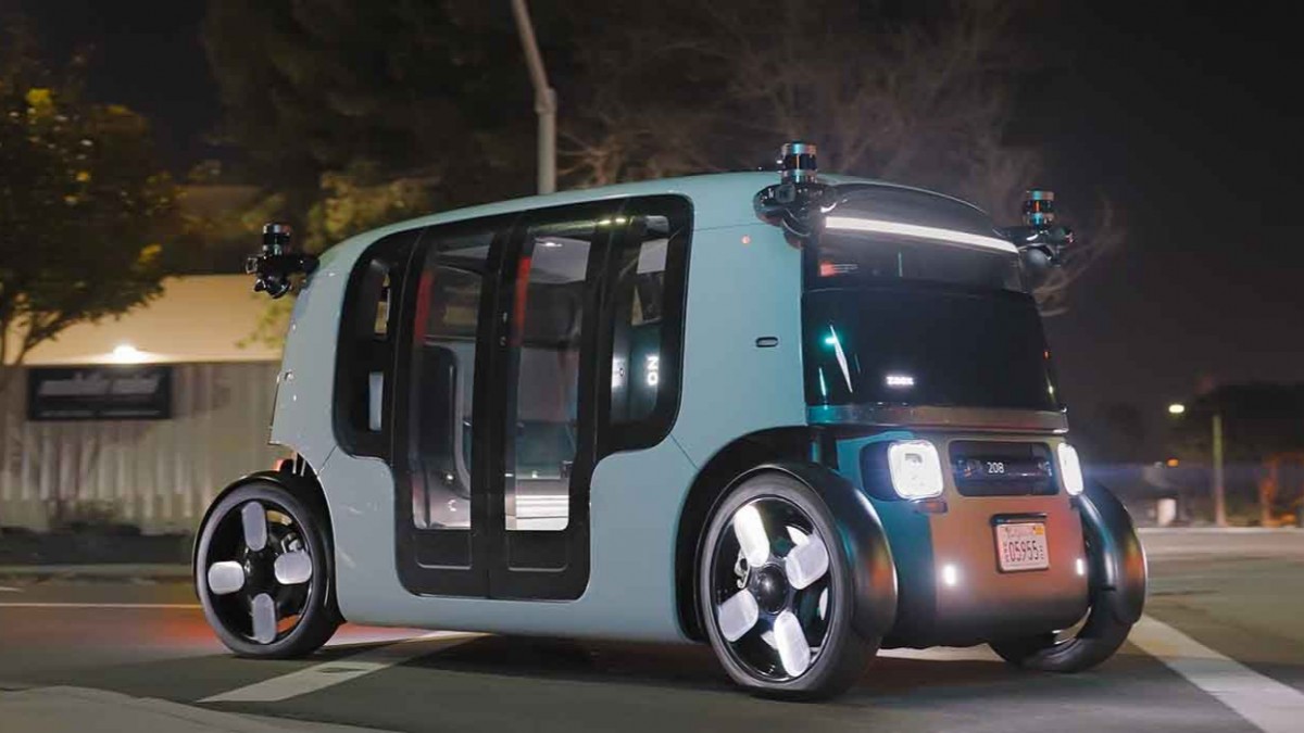 Zoox_RoboTaxi_1_AzMoEV