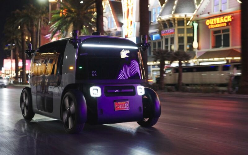 Zoox_RoboTaxi_Cover_AzMoEV