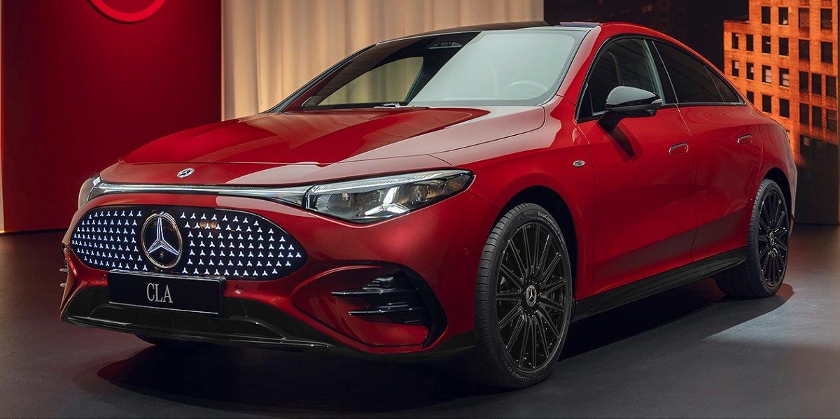 Mercedes_and_Google_Team_Up_to-Make_Your-Car-Smarter_1_AzMoTech