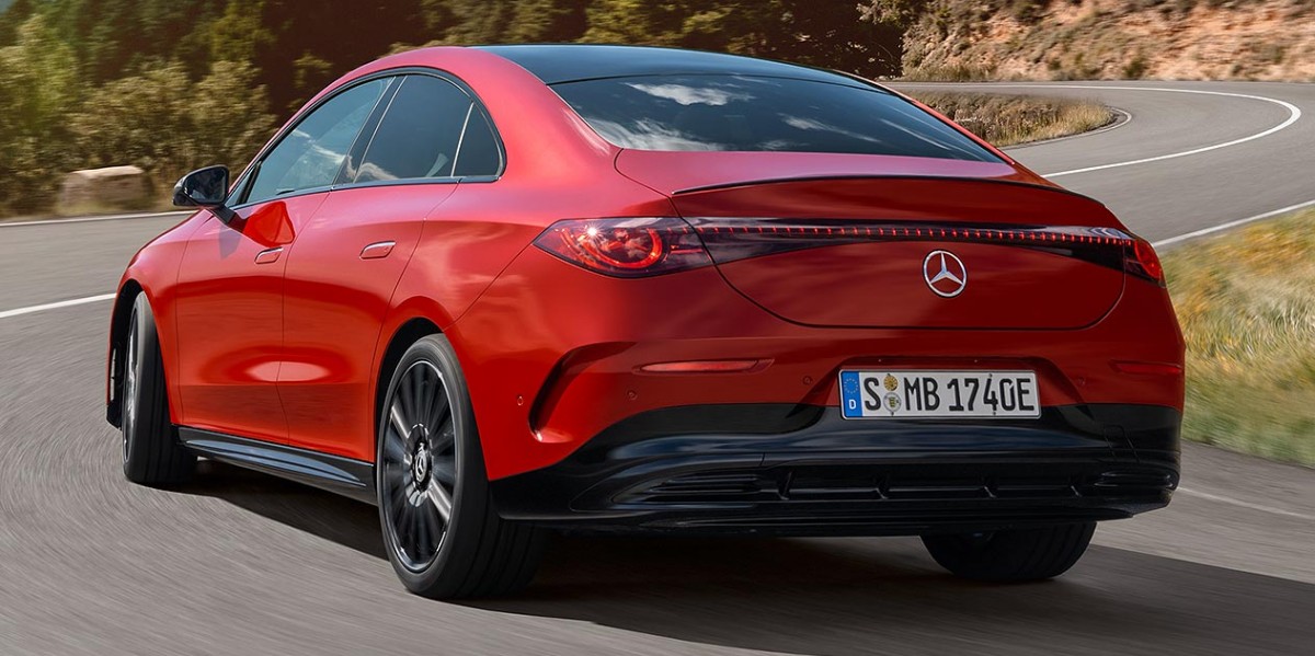 Mercedes_and_Google_Team_Up_to-Make_Your-Car-Smarter_3_AzMoTech