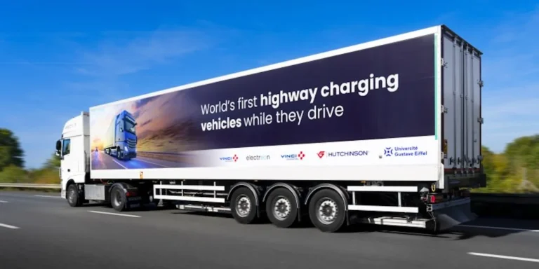 France Tests Highway That Charges Electric Cars While They Drive 10 France_Tests_Highway_That_Charges_EVs_Cover_AzMoEv