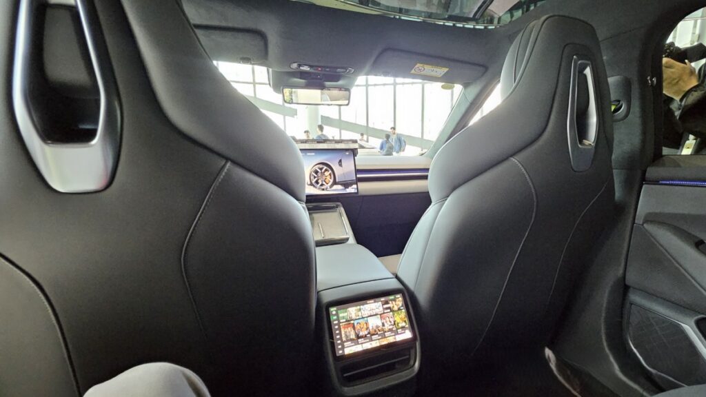 2026_XPeng_Next_P7_Revie_9_AzMoTech